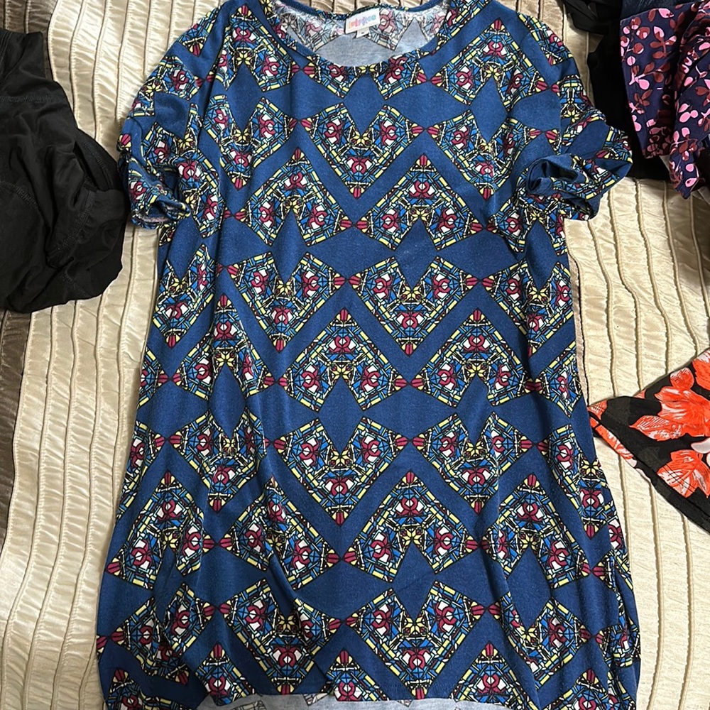 Lularoe irma top size small